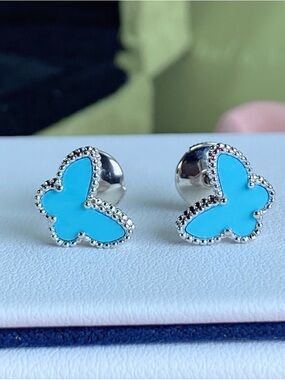 Excellent Used Condition Van Cleef & Arpels  Earrings